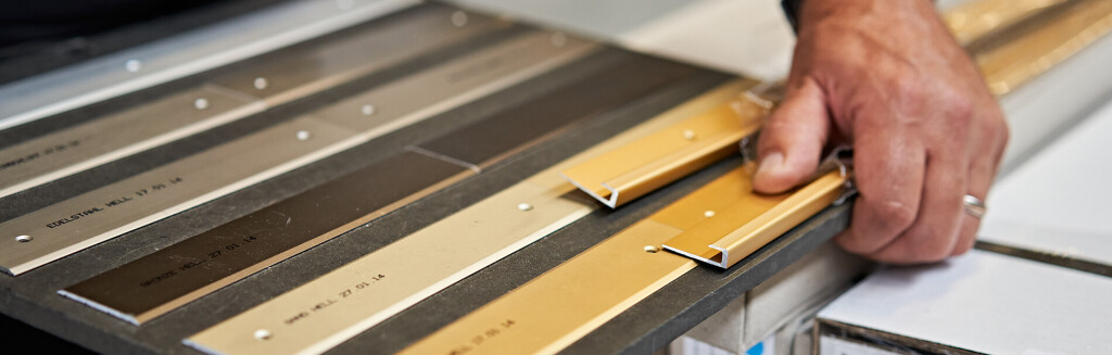 Muster - Sockelleisten aus Holz und Aluminium, Bodenprofile sowie Treppen- und Schwellenprofile